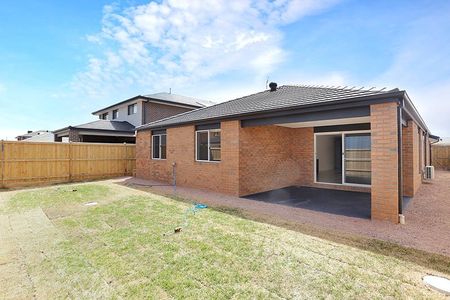 38 Montmarte Boulevard, Burnside VIC 3023 - Photo 5