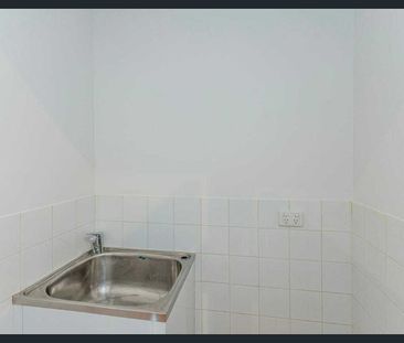 Luxury Inner-City Living | Level 6 One-Bedroom Apartment | Victoria... - Photo 4