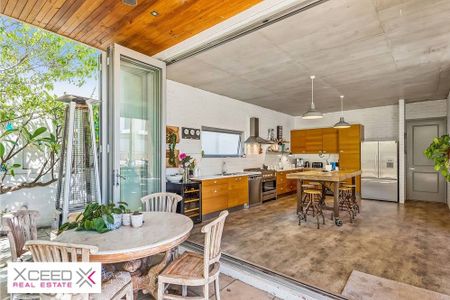 Exclusive One-of-a-Kind Mount Hawthorn Home! - Photo 3