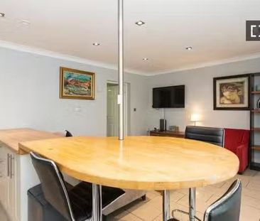 2-bedroom apartment for rent in Pembroke, Dublin - Photo 2