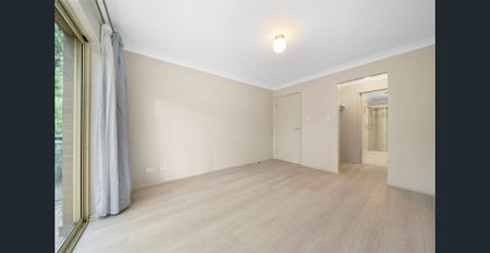 Spacious 3 Bedroom Apartment - Photo 4