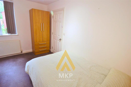 6 bedroom terraced house to rent - Photo 4