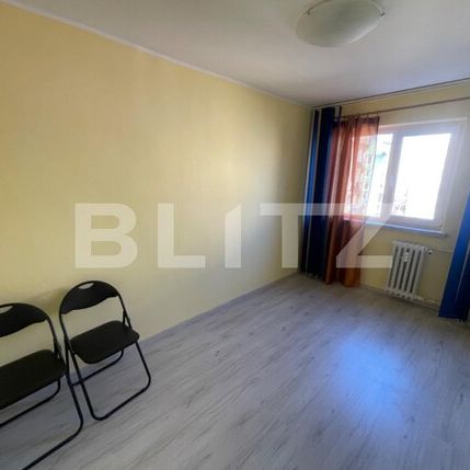 Apartament 2 camere nemobilat,32 mp utili, zona Piata din Valea Rosie - Fotografie 1