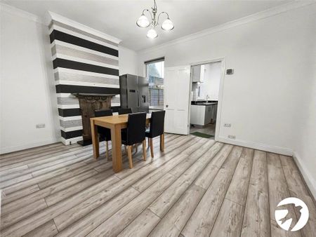 3 bedroom terraced house to rent - Photo 2