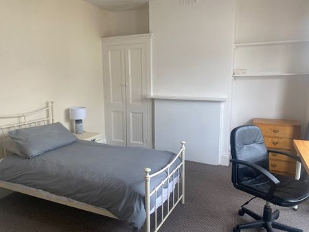 4 Bed Terraced House, Whippingham Road, BN2 - Photo 4