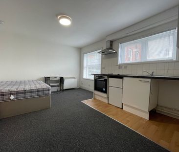 Studio Flat, Terminus Terrace, SO14 - Photo 2