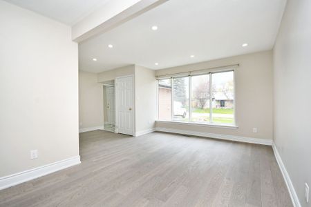 For Lease - 156 Folkstone Crescent, Brampton, Ontario - Photo 2