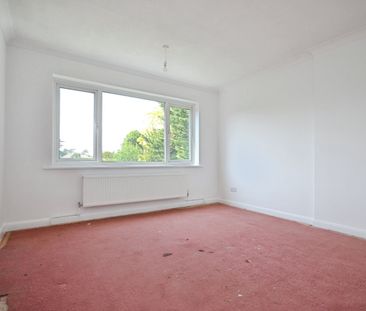 Flat to rent - Oldfield Close, Bromley, BR1 - Photo 1