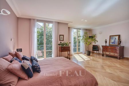 Location maison, Paris 16ème (75016), 9 pièces, 250.02 m², ref 85448712 - Photo 4