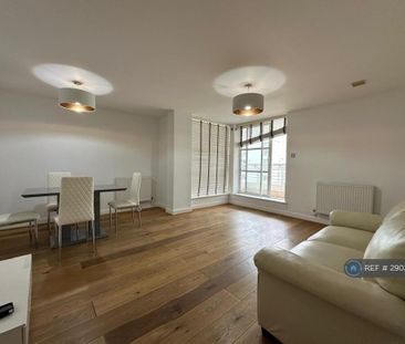 2 bedroom flat to rent - Photo 2