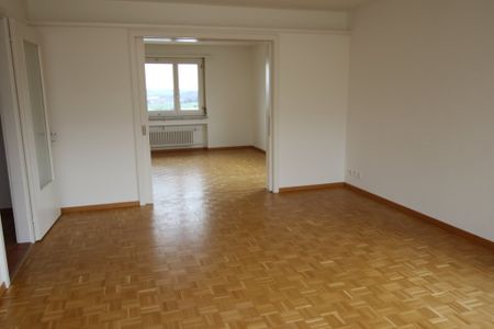Geräumige Familienwohnung an zentraler Lage in Dielsdorf - Foto 2