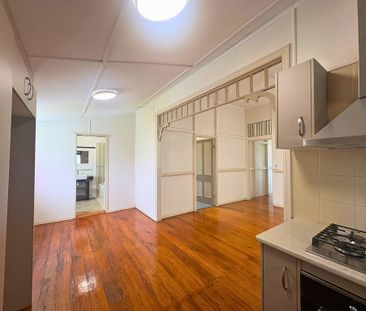 Inner City Living with Charm - Photo 1