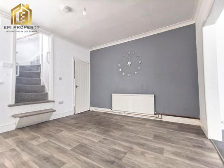 3 bedroom end of terrace house to rent - Photo 2