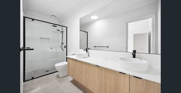 Modern Comfort and Exceptional Convenience - Photo 1