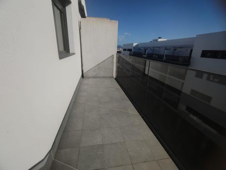 Piso de alquiler en Gertrude Stein, L'Olivera - Photo 3