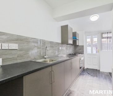 3 bedroom semi-detached house to rent - Photo 6