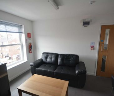 1 bed Room for Rent - Photo 2