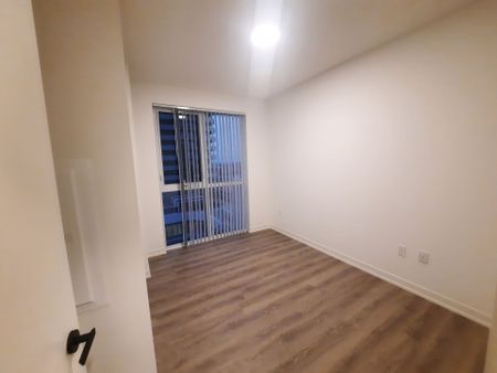 For Lease - 8 Interchange Way Unit# 812, Vaughan, Ontario - Photo 4