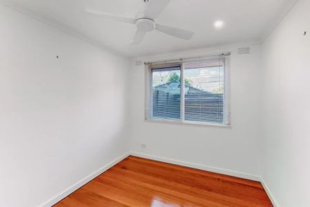 2 Bed, 1 Bath - Photo 4