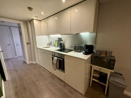2 Bed Flat, Bridgewater Place, LS11 - Photo 2