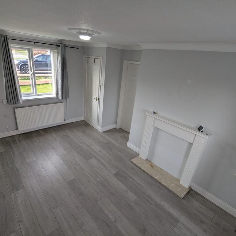 2 bedroom end of terrace house to rent - Photo 1