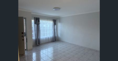 3 Bedrooms Townhouse - Photo 4
