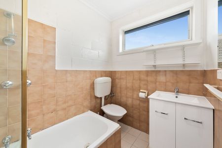 TWO STOREY TOWNHOUSE METRES FROM HIGHETT RESERVE - Photo 5