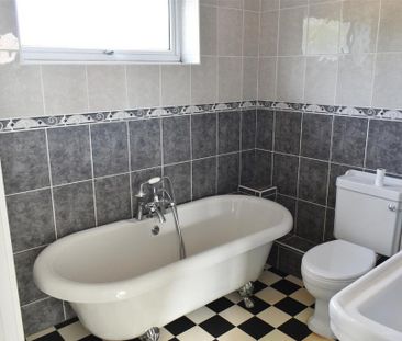 3 bedroom terraced house to rent - Photo 6