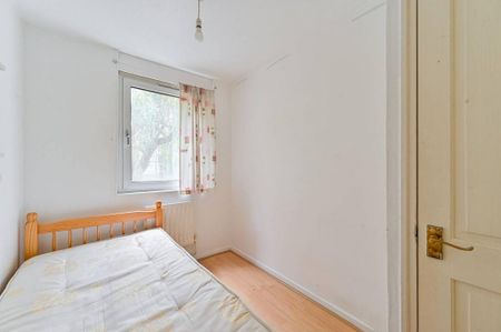 3 bedroom flat to rent - Photo 5