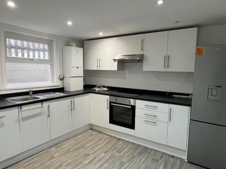 2 bedroom flat to rent - Photo 5