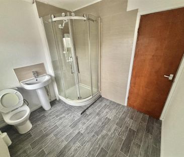 2 bedroom end of terrace house to rent - Photo 5