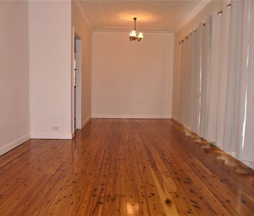 Three bedroom home with family yard - Photo 3