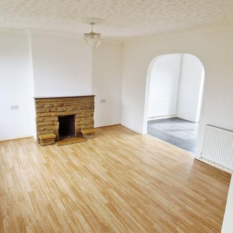 2 bedroom end of terrace house to rent - Photo 1