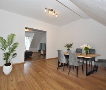 Zentral wohnen in Friesoythe! Top-gepflegte Dachgeschosswohnung mit... - Photo 1