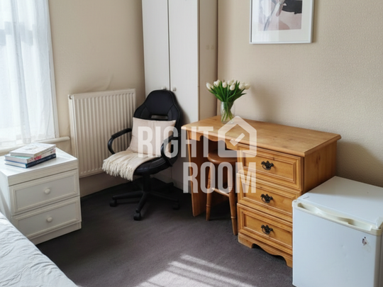 En-Suite Room 1, Purbeck Road, Bournemouth BH2 - Photo 1