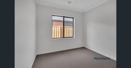 Family Home in Ellarook Estate Truganina - Photo 4