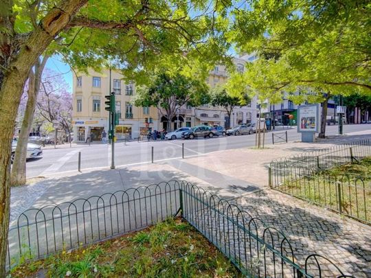 4 room luxury Flat for rent in Lisbon, Portugal - Photo 1