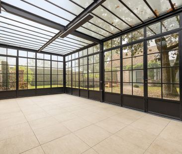 Ruime villa met tuin, bijgebouw en dubbele garage in Zoersel. - Foto 1