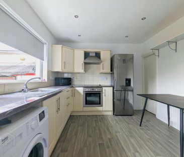 21 Sunnymede Park, Dunmurry, Belfast, BT17 0PU - Photo 3