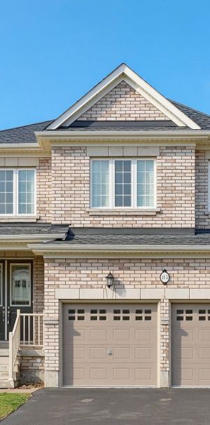 For Lease - 83 Selby Crescent, Bradford West Gwillimbury, Ontario - Photo 1