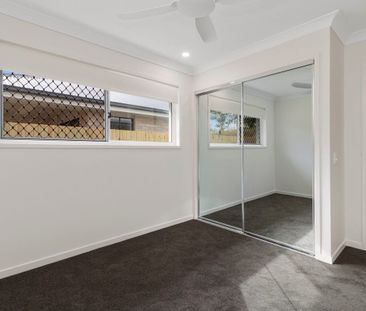 Modern, Stylish Home Perfect for Families - Photo 1