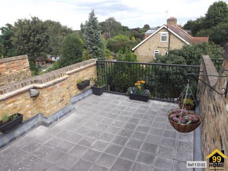 1 bed Apartment in Wellington Road , Hampton Hil, TW12 1JT - Photo 3