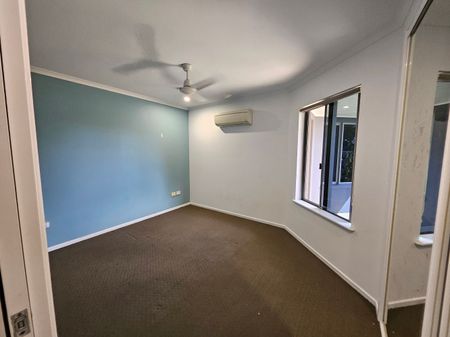 55 Canecutters Drive, Ooralea - Photo 3