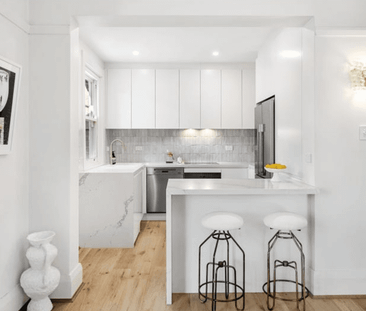 Perfect blend of charm and modern sophistication in this lifestyle ... - Photo 6