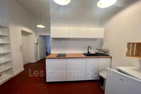 Location appartement meublé 2 pièces 38 m² Toulon - Photo 2