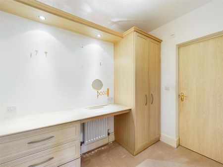 2 bedroom ground floor flat to rent - Photo 5