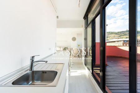 Duplex Penthouse 68m² with garage to rent in Sarrià, Barcelona - Photo 4