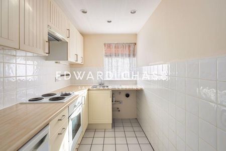 2 bedroom ground floor flat to rent - Photo 5