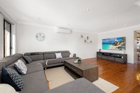 Renovated, Sun-Lit and Spacious Three Bedroom Home - Photo 4