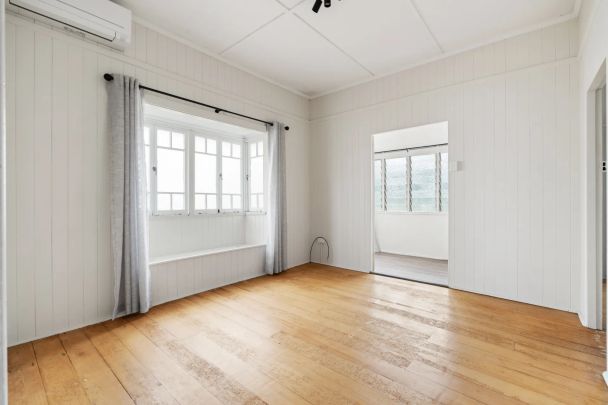 Bay Breezes & Character Living in the Heart of Sandgate - Photo 1